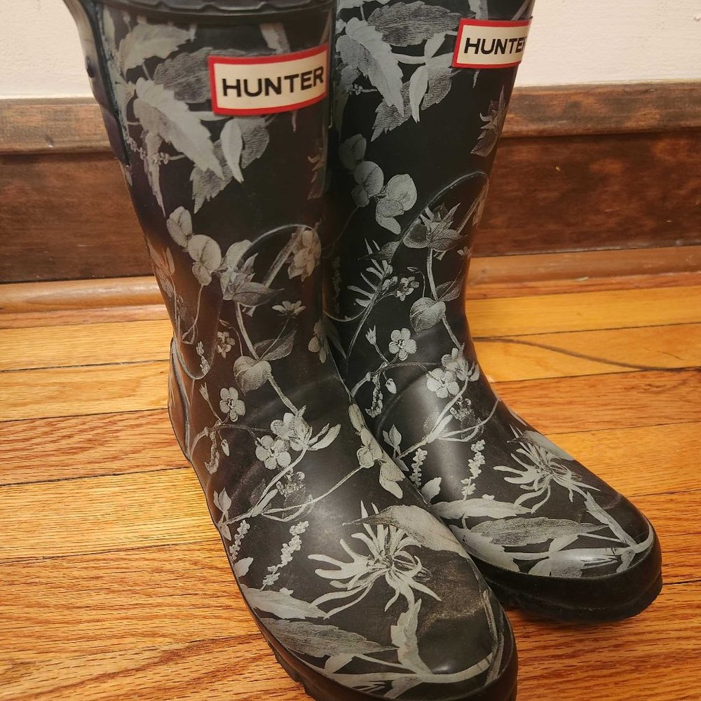 RARE Hunter RHS Short Knee Floral Wellington Boots -EUC- Sz US 8M / UK 6 / EU 39